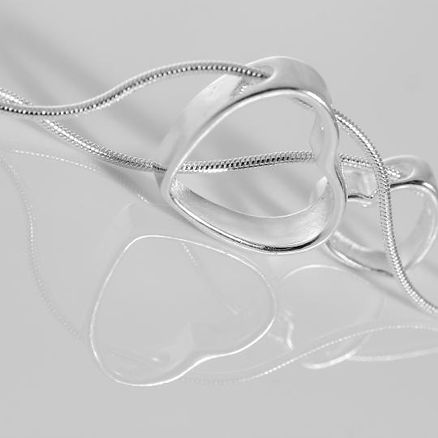 Silver necklace with a silver heart pendant