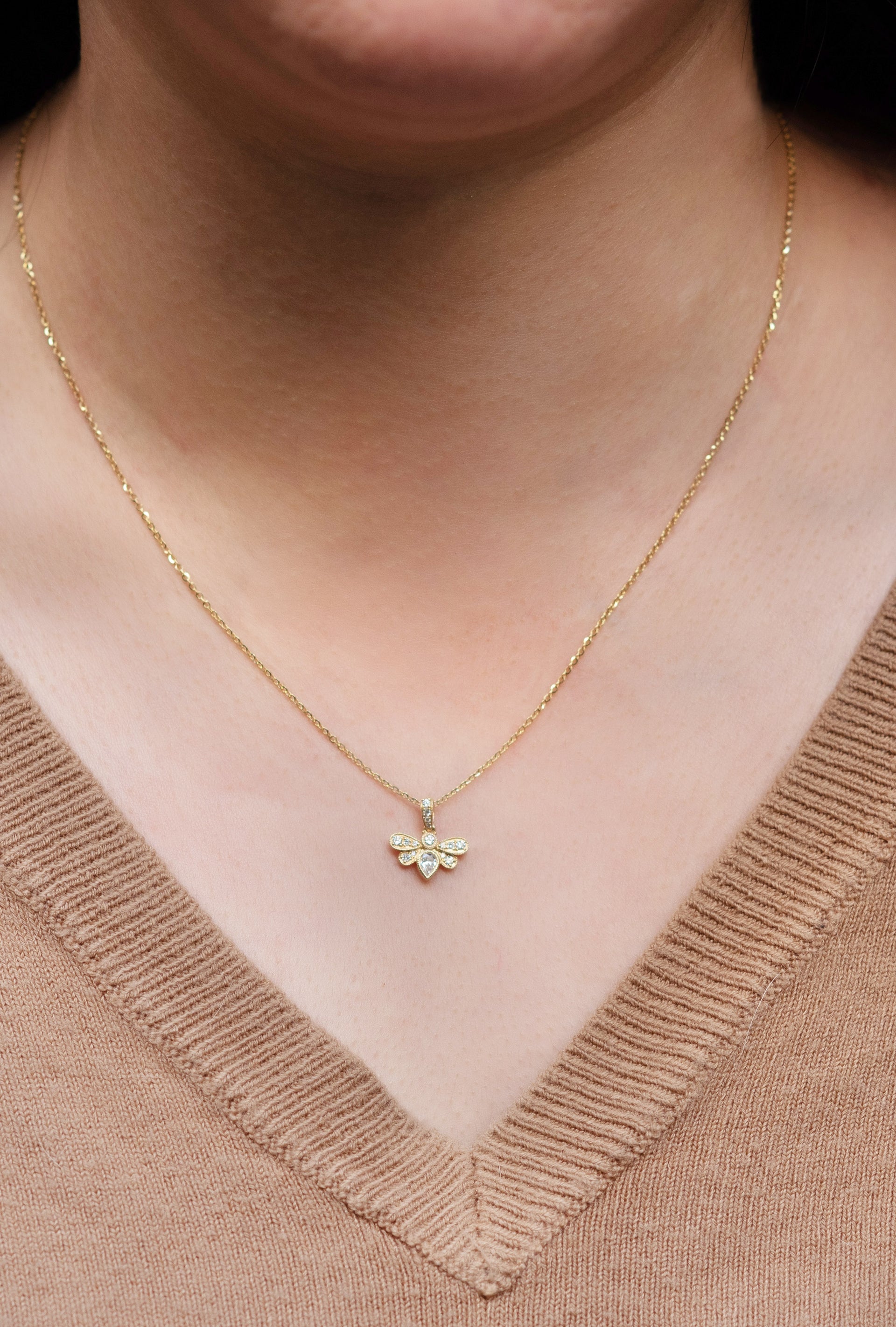yellow gold and diamond bumble bee pendant. bee charm. honey bee. rose cut diamond. pear shaped. Local SF jewelry, San francisco, Luxury, hand made, Bay area, gift for her, gift for mom. whimsical