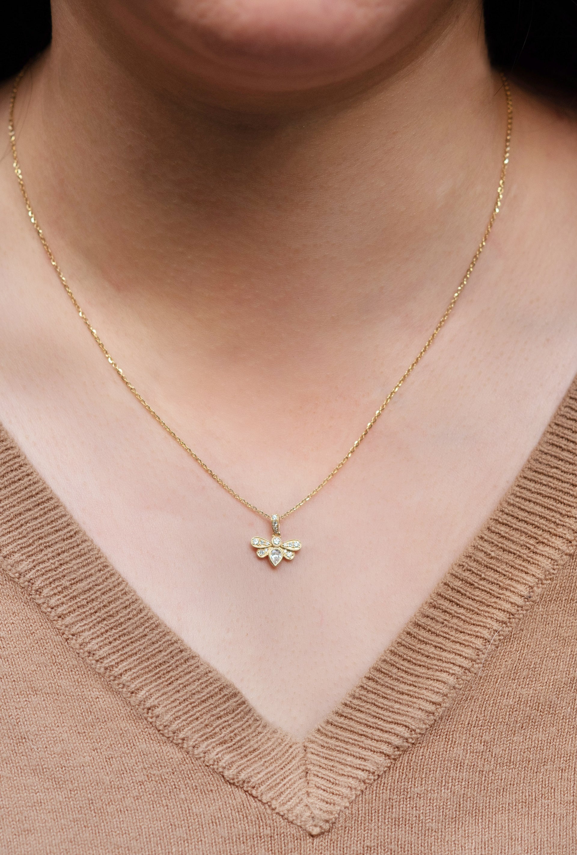 yellow gold and diamond bumble bee pendant. bee charm. honey bee. rose cut diamond. pear shaped. Local SF jewelry, San francisco, Luxury, hand made, Bay area, gift for her, gift for mom. whimsical 