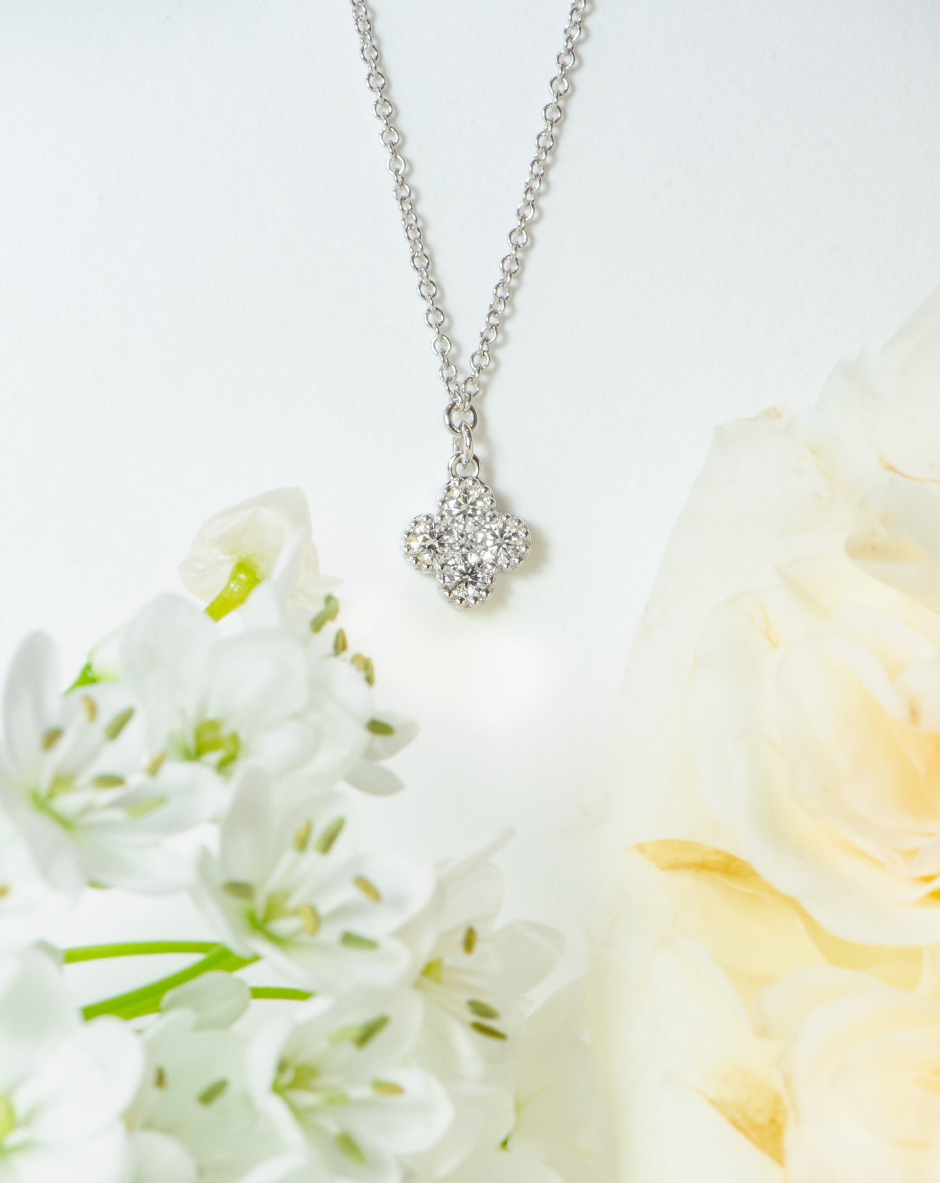 Alhambra. Four leaf clover. White gold with diamonds. On white gold chain.